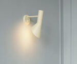 (louis poulsen) – AJ Wall Lamp (Brass & Black) – 5743161900
