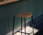 (&Tradition 2025) – Pavillion AV38 – Stool – (Walnut) – 139865A247 – 4kg