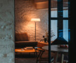 (Vibia 2025) – Lily Floor Lamp – (11 – Black) – [15 – Pulsador] – 5725